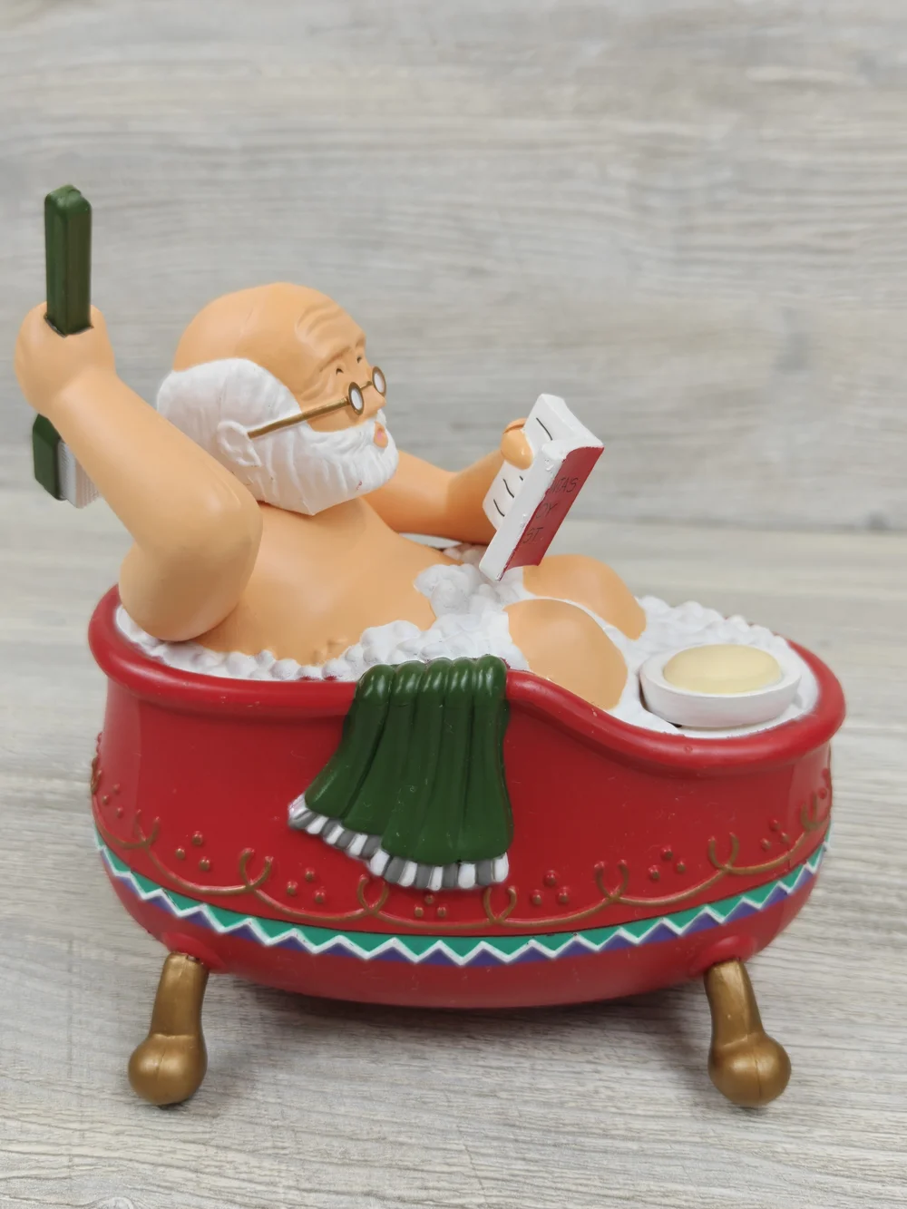 Vintage Santa Bathing Animated Electronic Christmas Decoration Tested w/ Box